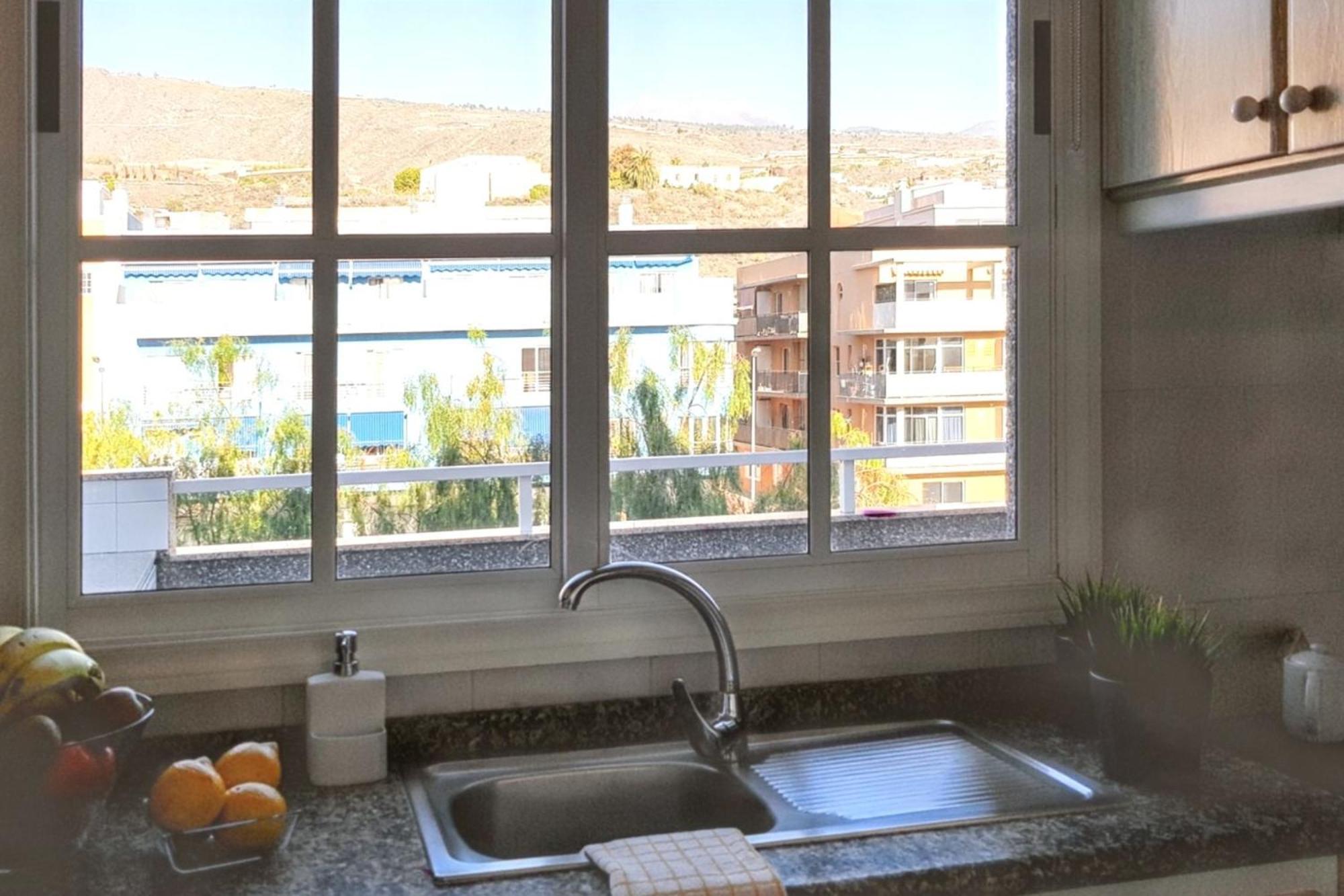Bright Apartment In Puerto De Santiago 65 M² Terrace Bagian luar foto